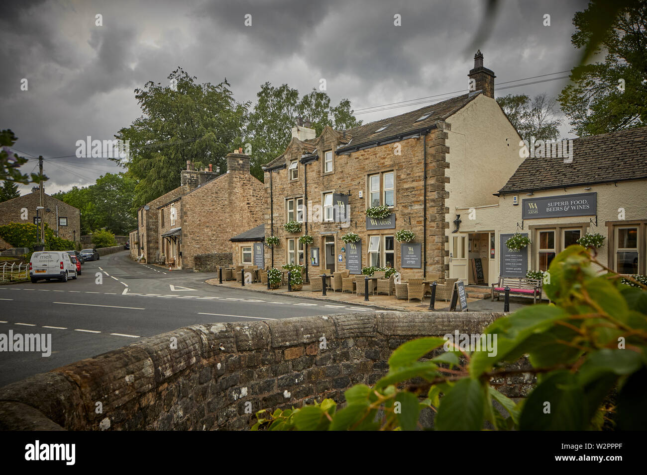 Waddington piccolo e pittoresco villaggio vicino a Clitheroe in Ribble Valley, Lancashire, Waddington Arms pub Foto Stock