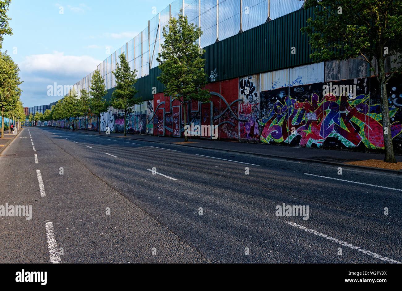 La pace internazionale parete,Cupar modo,West Belfast , Irlanda del Nord, Regno Unito Foto Stock