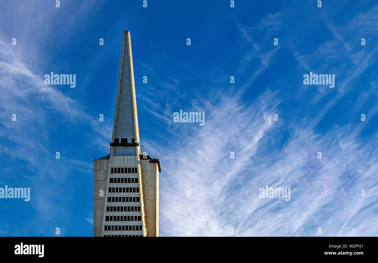 San Francisco, CA, Stati Uniti d'America, Ottobre 2016: la sommità della Piramide Transamerica in San Francisco Foto Stock