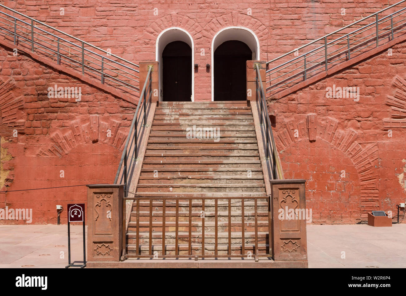Red Fort o Lal Qila a Delhi è patrimonio UNESCO che ha un museo dedicato ai valorosi guerrieri che hanno combattuto per la libertà indiana di movimento. Foto Stock