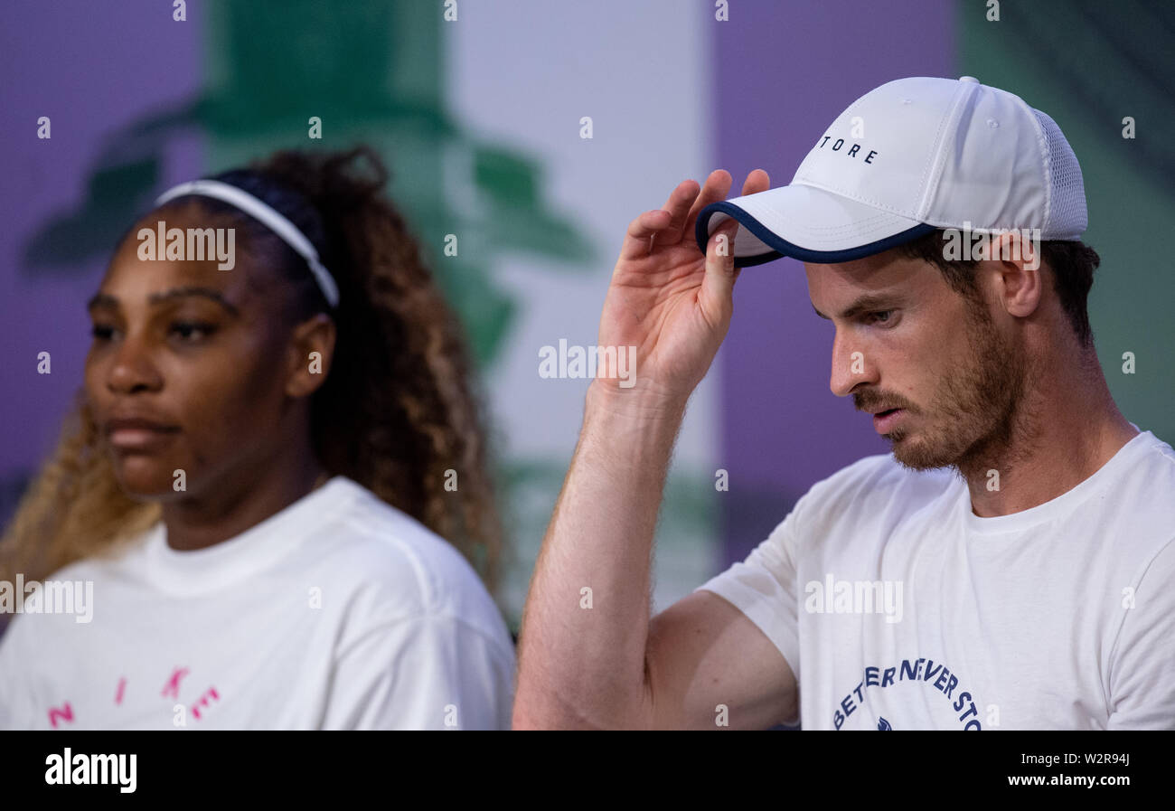 Serena Williams e Andy Murray durante una conferenza stampa dopo aver perso Bruno Soares e Nicole Melichar nei Mixed Doubles il giorno nove dei Wimbledon Championships presso l'All England Lawn Tennis and Croquet Club, Wimbledon. Foto Stock