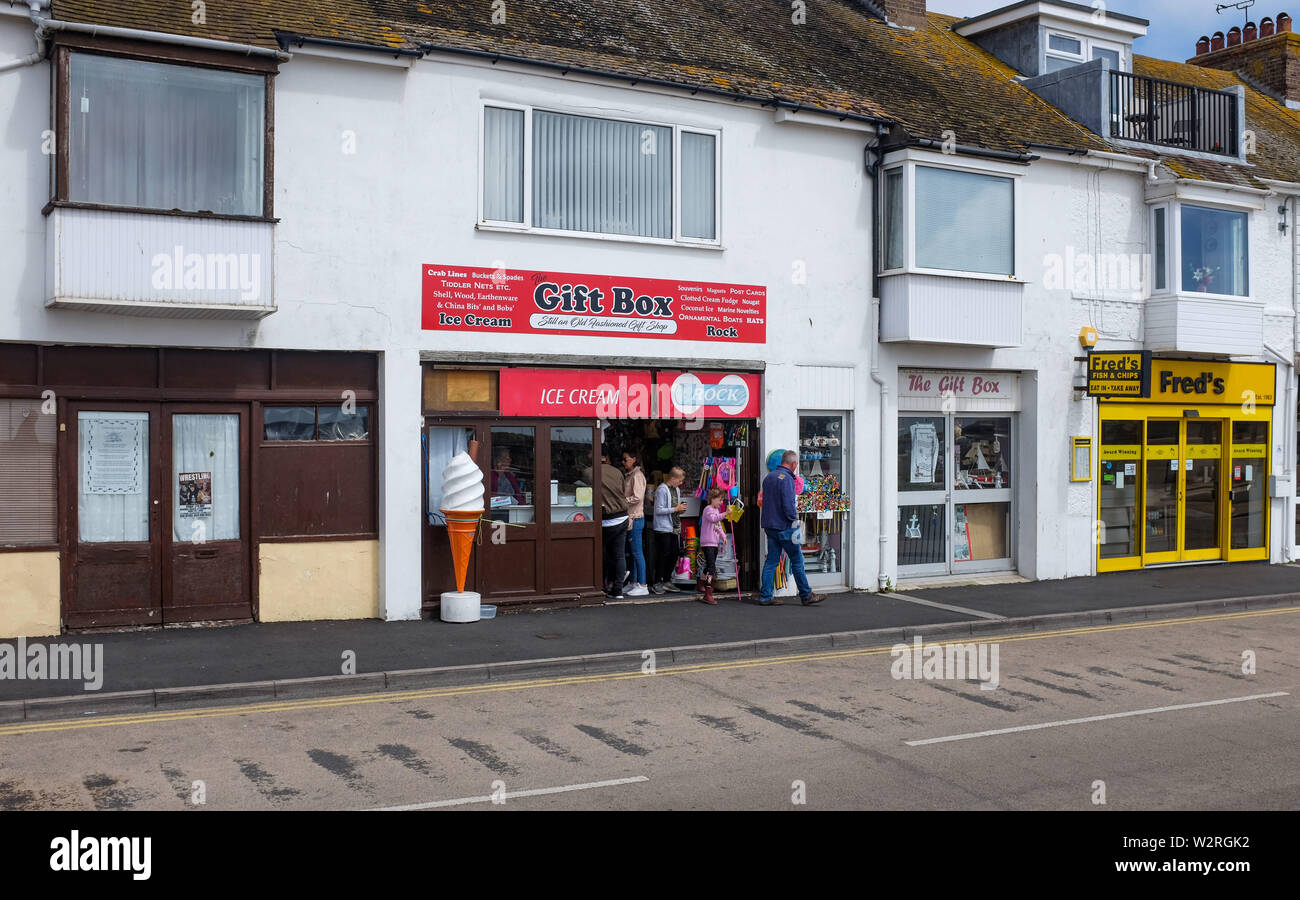 Littlehampton West Sussex Regno Unito - La confezione regalo gelateria sul lato del porto Foto Stock