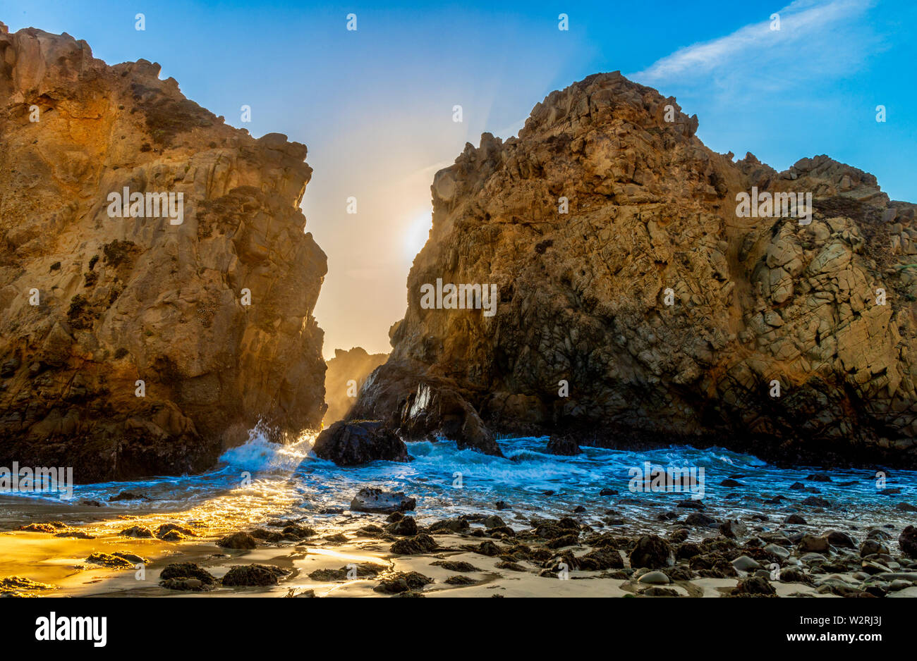 Pfeiffer Beach in Big Sur una fuga romantica per le coppie Foto Stock