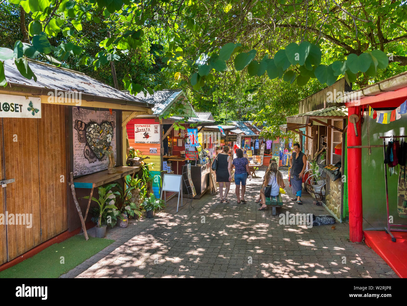 Si spegne a Kuranda originale sui mercati della foresta pluviale, Kuranda, altopiano di Atherton, estremo Nord Queensland, Australia Foto Stock