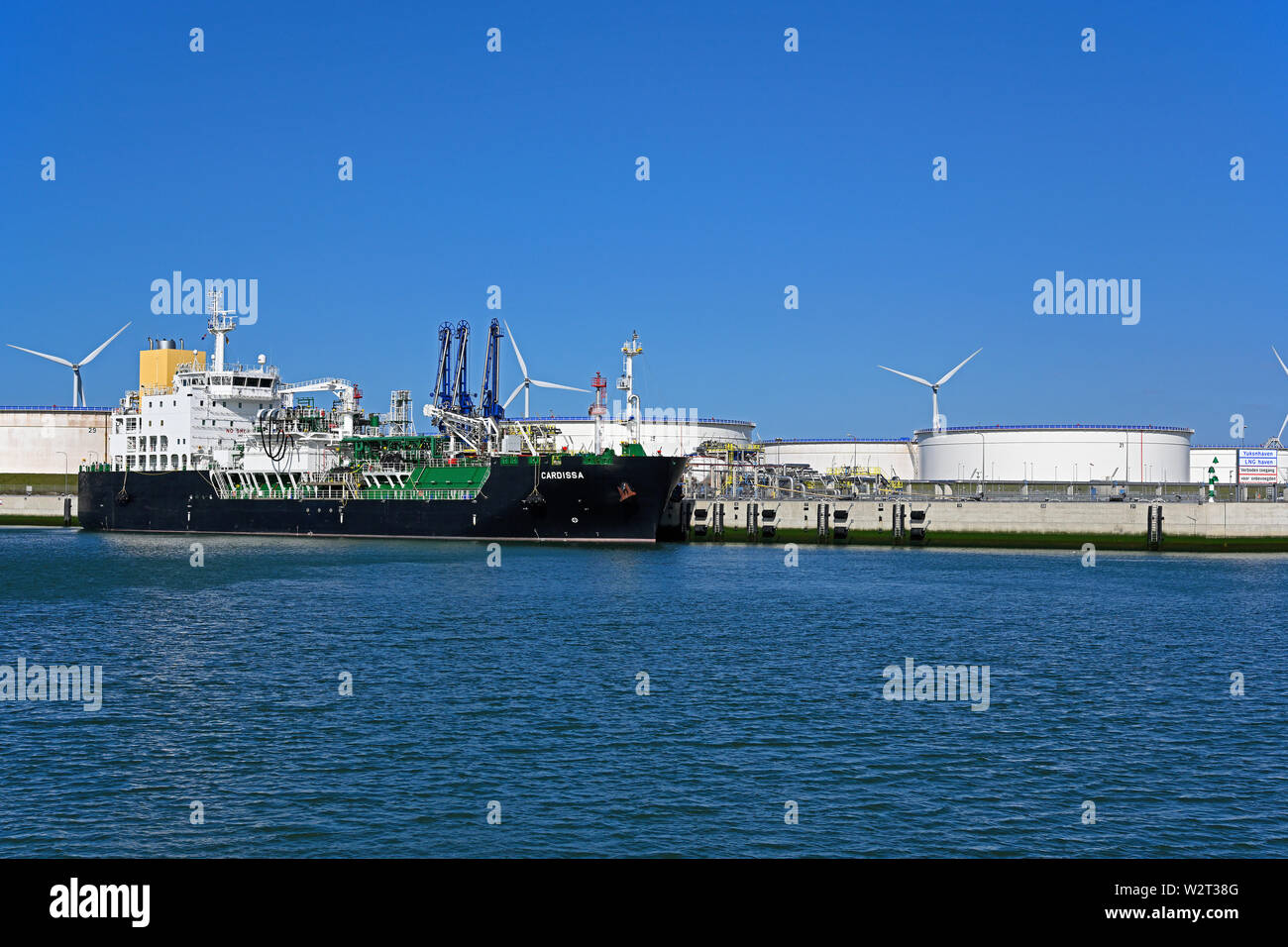 Porto di Rotterdam, Zuid Holland/Paesi Bassi - marzo 31, 2018: shell azionato lng bunker cardissa nave (imo# 9765079) (9816 DWT) ormeggiato a Rotterdam Foto Stock