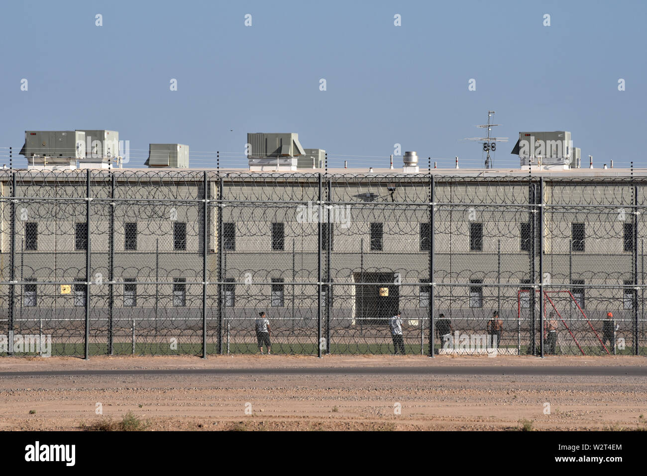 Il Eloy centro di detenzione, un carcere privato di proprietà di CoreCivic, case detenuti in attesa del risultato della loro deportazione procedimento, Eloy, AZ, Stati Uniti d'America. Foto Stock