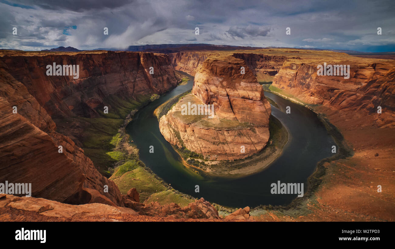 Un ultra ampia vista del sole curva a ferro di cavallo al Glen cayon nella pagina, az Foto Stock