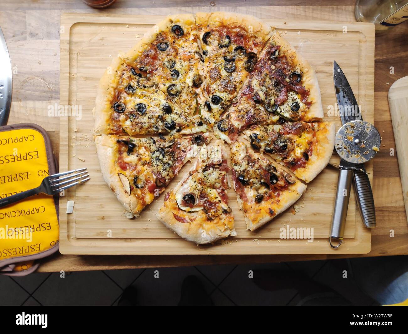 Deliziosi piatti fatti in casa a base di pizza italiana Foto Stock