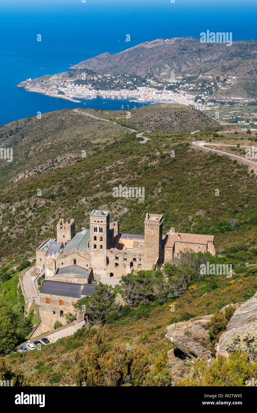 Sant Pere de Rodes monastero benedettino, El Port de la Selva in Costa Brava Catalogna Foto Stock