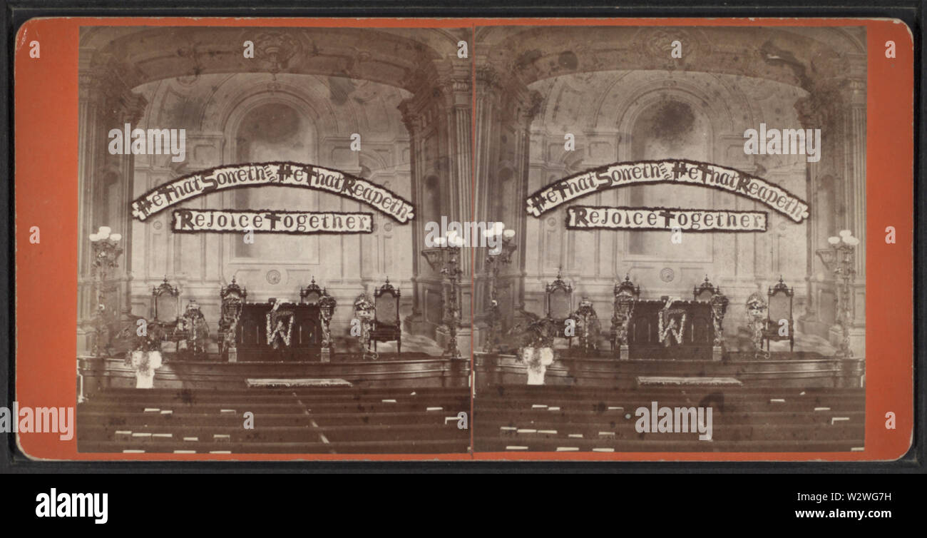 Vista interna di una chiesa, da F B Serrano Foto Stock