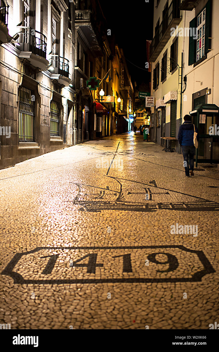 Il Portogallo, l'isola di Madeira, Funchal, city centre street Foto Stock