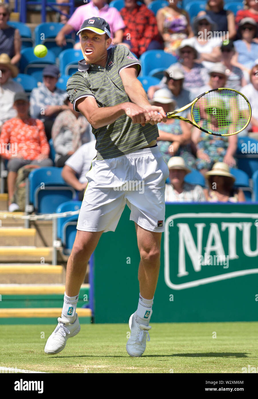 Sam QUERREY (USA) giocando sul Centre Court alla natura Valle internazionali di tennis in Devonshire Park, Eastbourne, Inghilterra, Regno Unito. Il 27 giugno 2019 Foto Stock