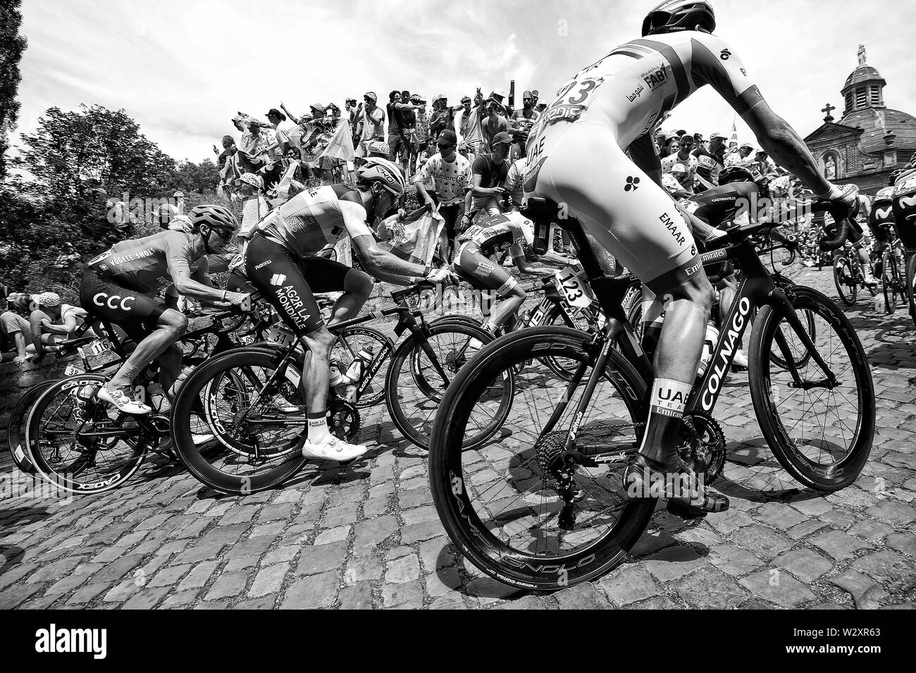 Escursioni in bicicletta, Tour de France, Grand partono in Bruxelles, 1° stadio. Il peloton sul percorso di culto Muur van Geraardsbergen. Foto Stock