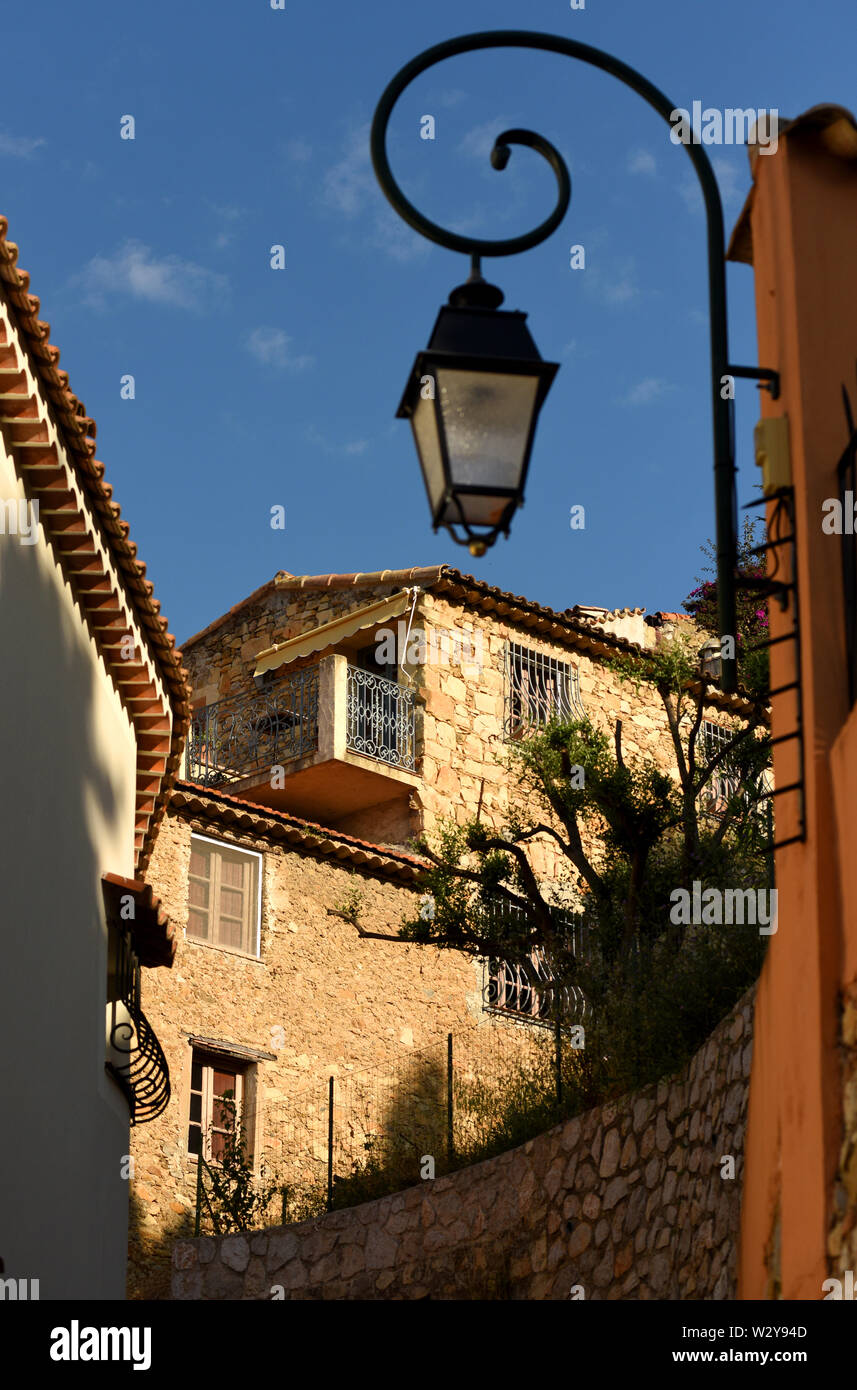 Il borgo medioevale di Roquebrune-Cap-Martin, Provence-Alpes-Côte d'Azur, in Francia. Cote d Azur della Riviera Francese. Foto Stock
