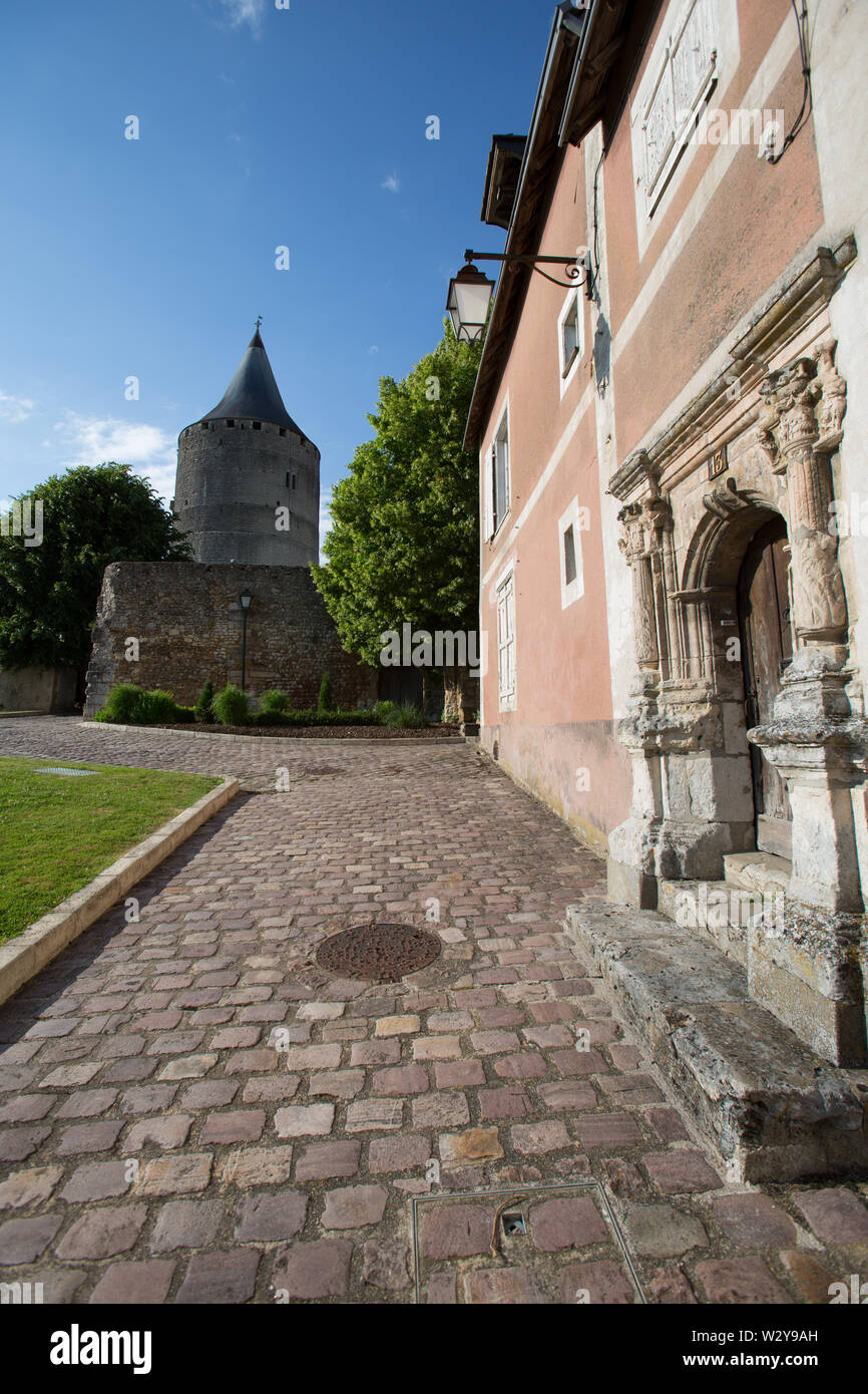 Chateaudun, Francia. Vista pittoresca medievale della città alta di Chateaudun. Foto Stock