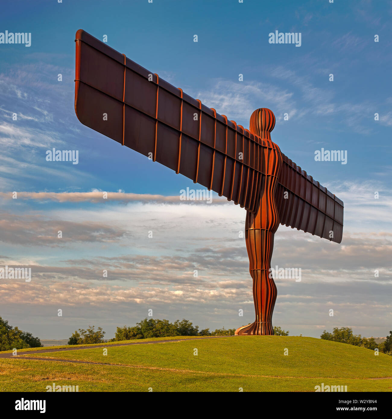 Angelo del Nord presso sunrise, Gateshead, Tyne and Wear, England, Regno Unito Foto Stock