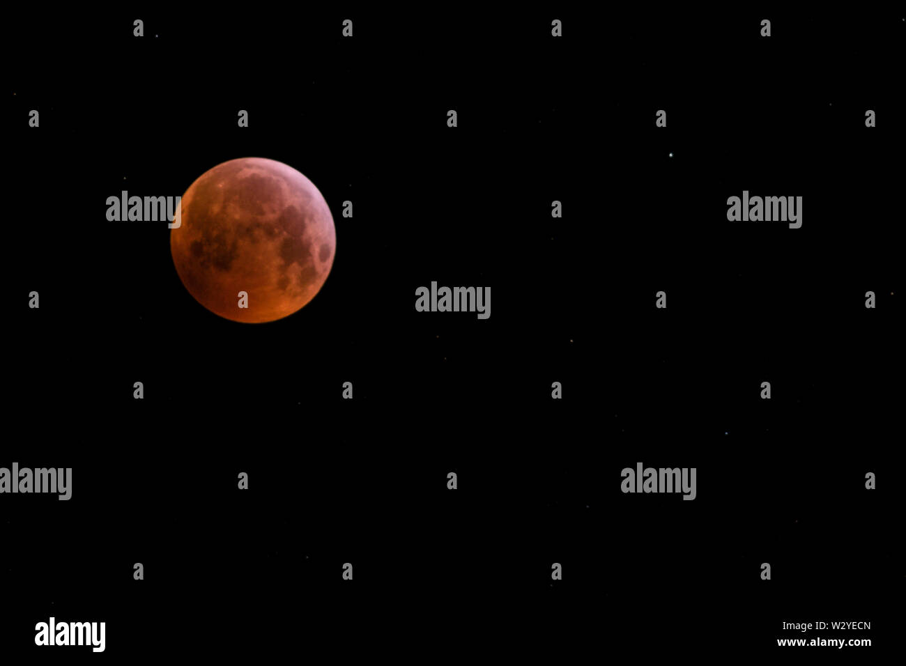 Lunar Eclipse, 2019-01-21, 6.06 am, Staufenberg, parco naturale Munden, Münden, Bassa Sassonia, Germania Foto Stock