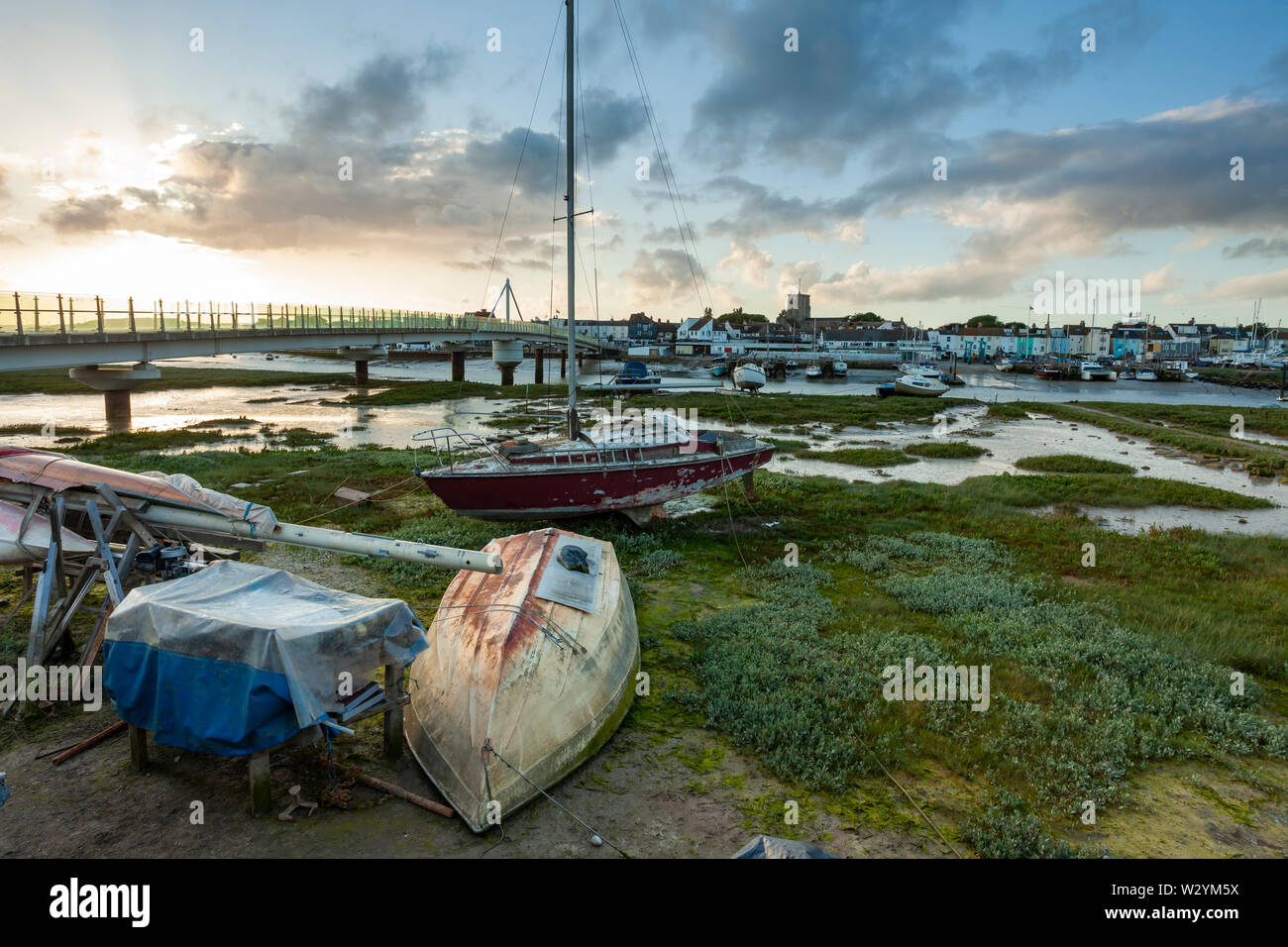 Tramonto sul fiume Adur a Shoreham-da-Mare, West Sussex. Foto Stock