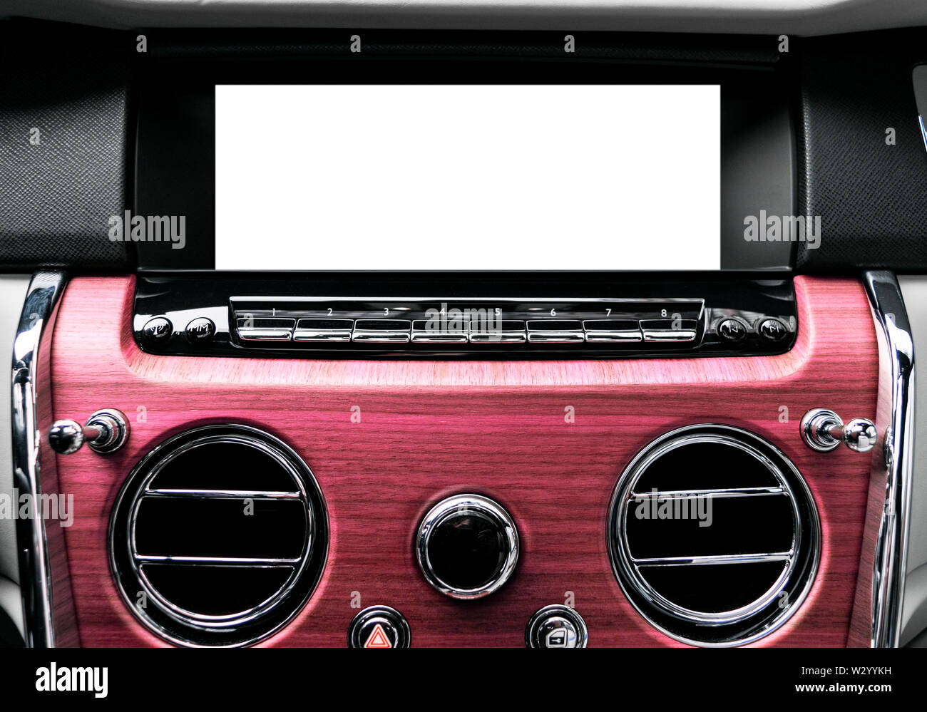 Monitor in auto con isolati schermata vuota utilizzare per la navigazione mappe e GPS. Isolato su bianco con percorso di clipping. Dettagli auto. Auto con display vuoto Foto Stock