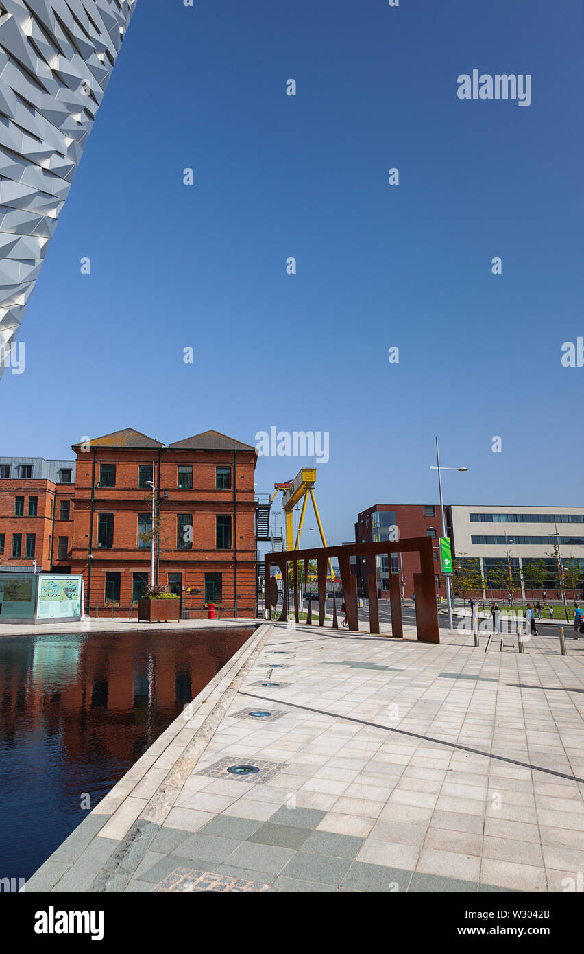 In Irlanda del Nord, Belfast, Titanic Quarter, Visitor Center progettato da Civic Arts & Eric R Kuhne. Foto Stock