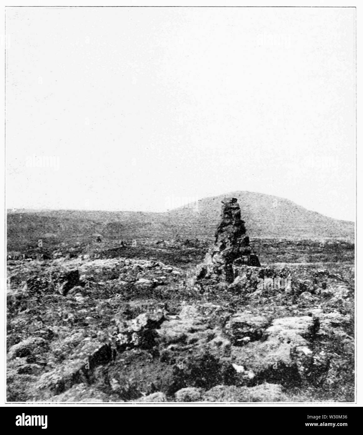 PSM V71 D571 Cairns a segnano i percorsi nella neve in inverno Foto Stock