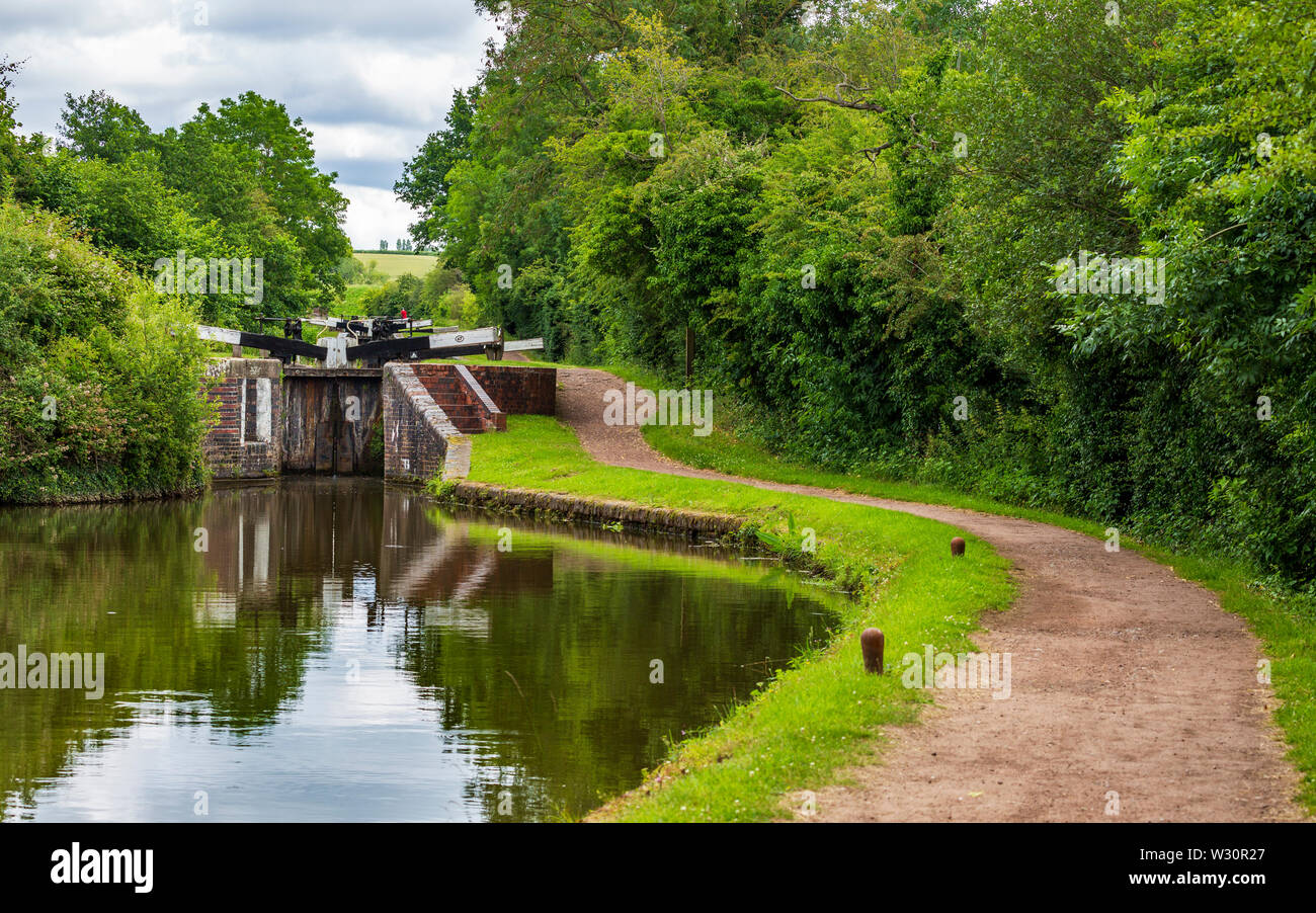 Un volo di serrature sul volo Tardebigge, Worcester e Birmingham Canal, Worcestershire Foto Stock