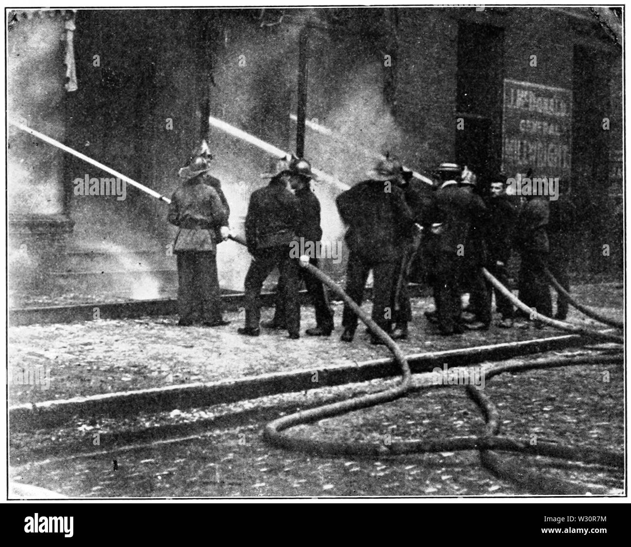 PSM V74 D272 acqua danni calcolati da 1000 dollari al minuto Foto Stock