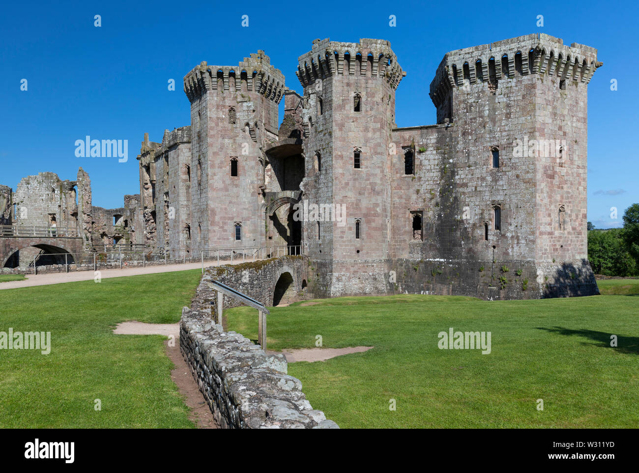Raglan Castle, Monmouthshire, Wales, Regno Unito Foto Stock