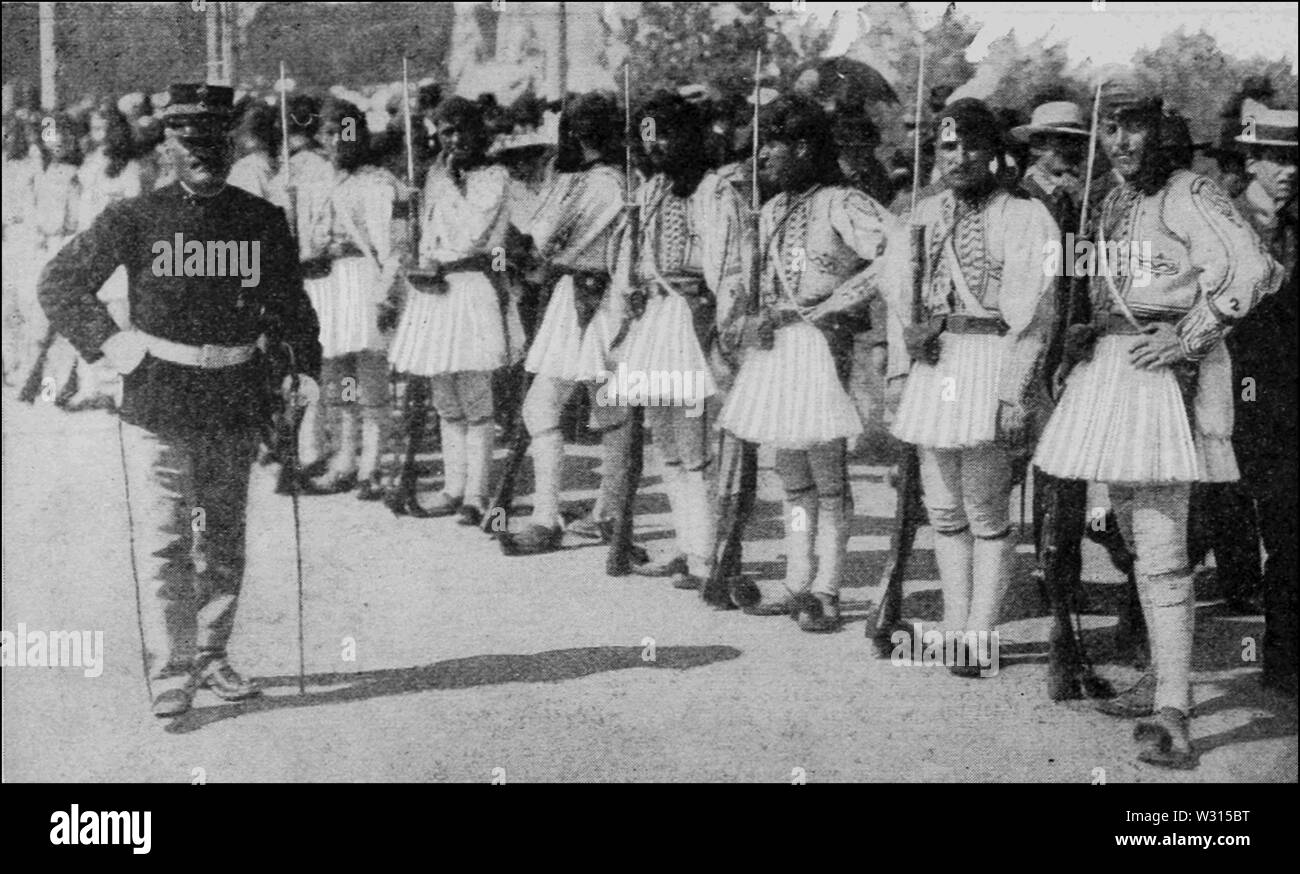 PSM V88 D070 soldati greci in costume tradizionale 1916 Foto Stock