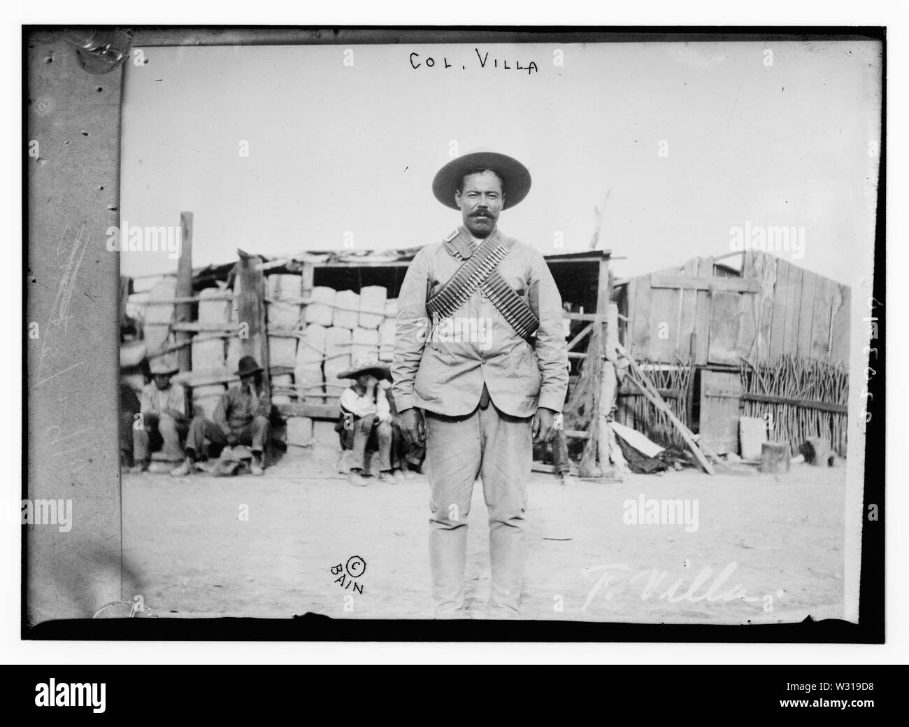 Mostra fotografica di Francisco Pancho Villa (1877-1923), un rivoluzionario messicano generale. Eventualmente presi il giorno della cattura di Ciudad Juarez, Chihuahua, che ha avuto luogo il 8 maggio 1911. (LOC) Foto Stock