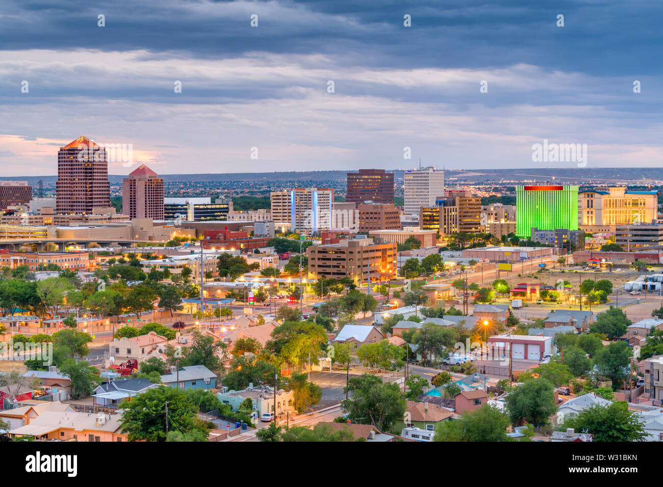 Albuquerque, Nuovo Messico, Stati Uniti d'America downtown cityscape al crepuscolo. Foto Stock