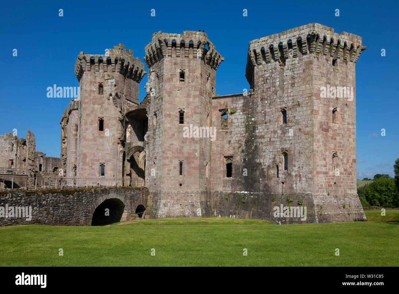 Raglan Castle, Monmouthshire, Wales, Regno Unito Foto Stock