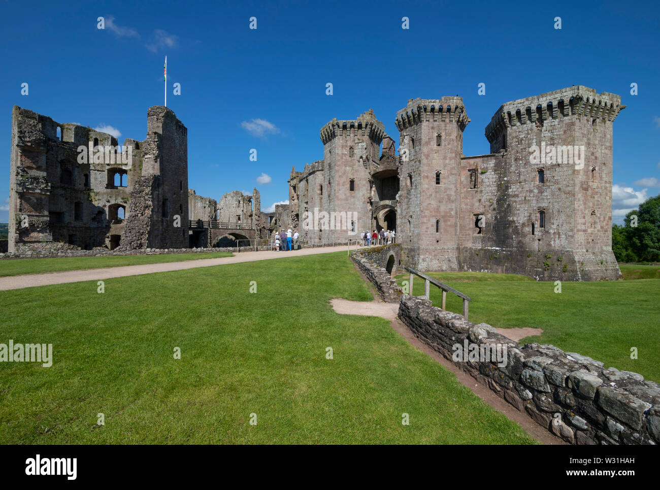 Raglan Castle, Monmouthshire, Wales, Regno Unito Foto Stock