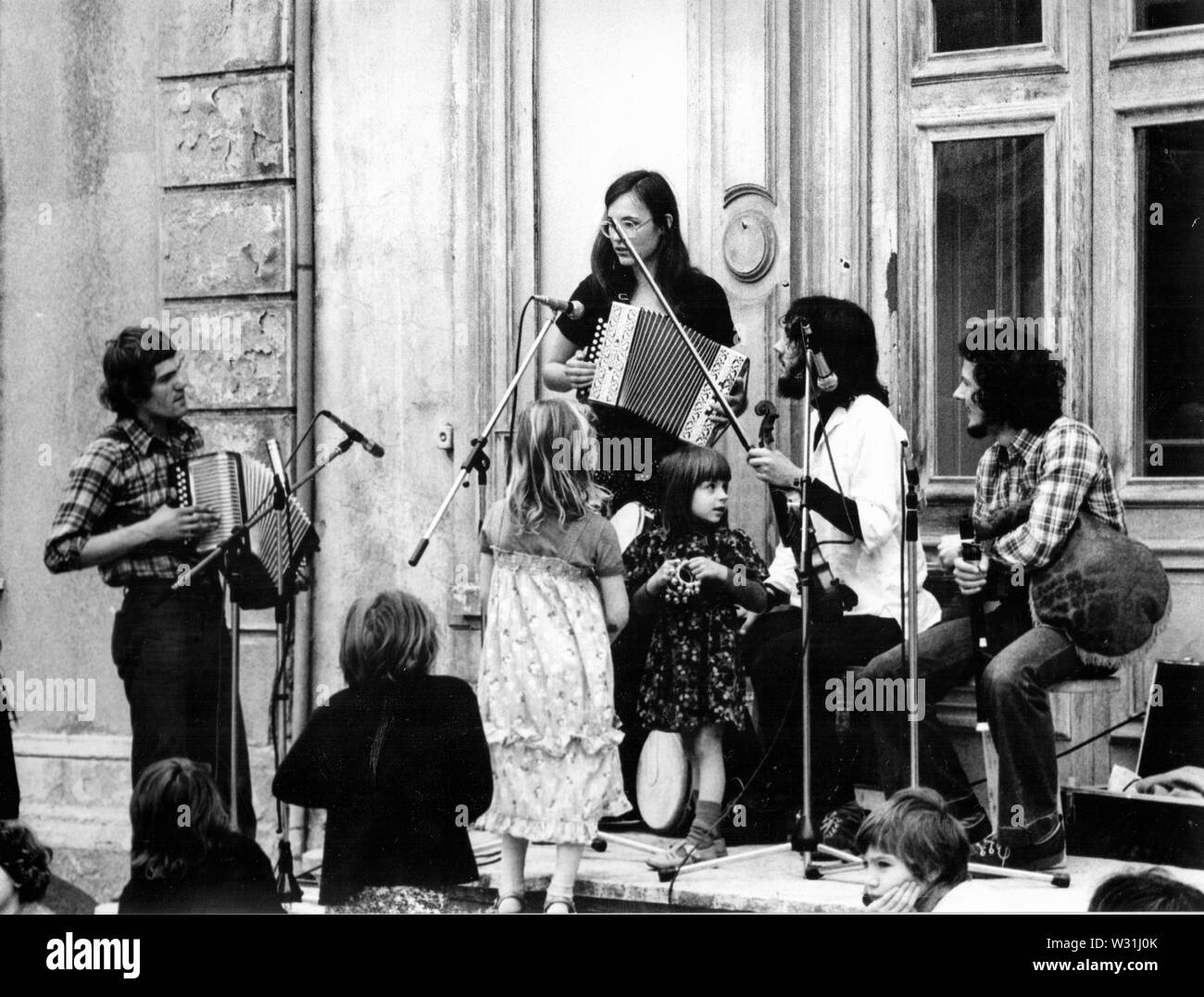Gli attivisti occupare JB Martin Park per la lotta contro l'immobiliare di pialle, Villeurbanne, Francia Foto Stock