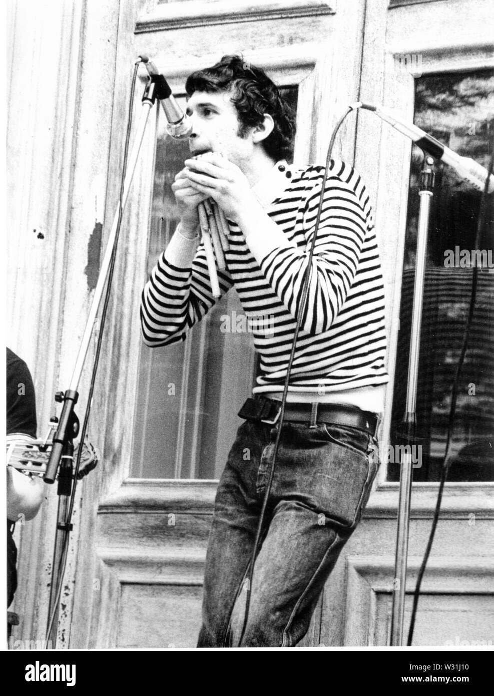 Gli attivisti occupare JB Martin Park per la lotta contro l'immobiliare di pialle, Villeurbanne, Francia Foto Stock