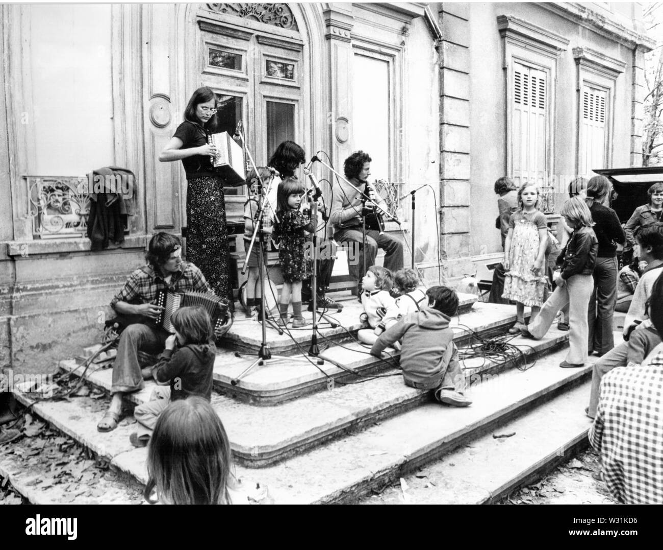 Gli attivisti occupare JB Martin Park per la lotta contro l'immobiliare di pialle, Villeurbanne, Francia Foto Stock