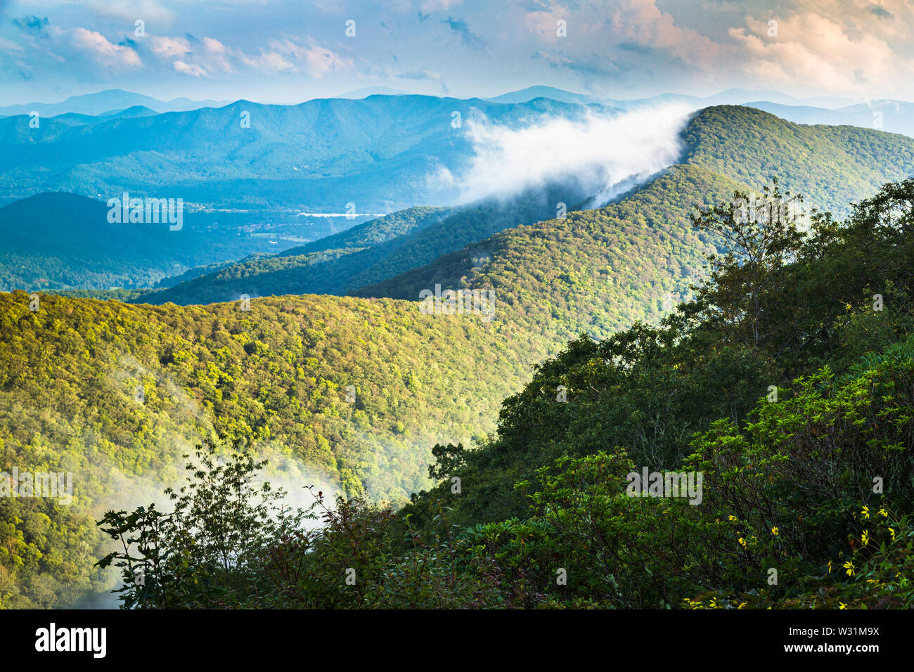 Le grandi montagne scoscese da Blue Ridge Parkway, North Carolina, Stati Uniti d'America. Foto Stock