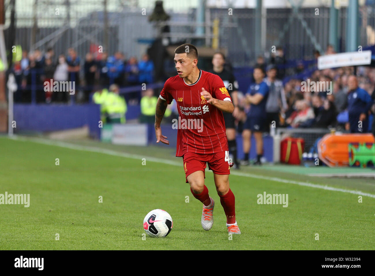 Birkenhead, Regno Unito. 11 Luglio, 2019. Adam Lewis di Liverpool in azione. La pre-stagione calcio amichevole, Tranmere Rovers v Liverpool a Prenton Park di Birkenhead, il Wirral giovedì 11 luglio 2019. Questa immagine può essere utilizzata solo per scopi editoriali. Solo uso editoriale, è richiesta una licenza per uso commerciale. Nessun uso in scommesse, giochi o un singolo giocatore/club/league pubblicazioni. pic da Chris Stading/Andrew Orchard fotografia sportiva/Alamy Live news Credito: Andrew Orchard fotografia sportiva/Alamy Live News Foto Stock