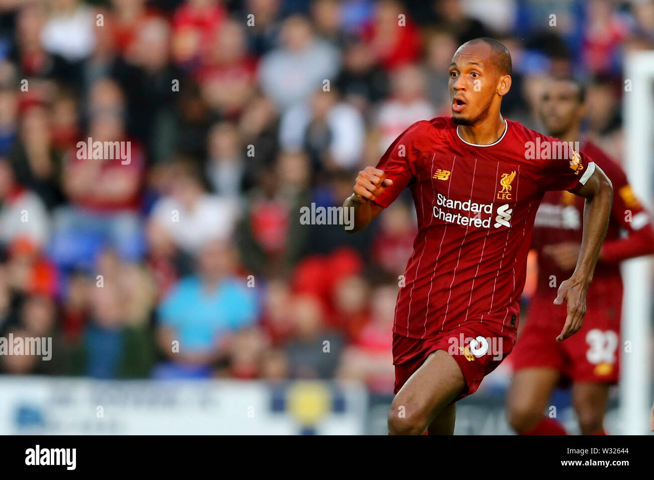 Birkenhead, Regno Unito. 11 Luglio, 2019. Officina Fabinho di Liverpool guarda a. La pre-stagione calcio amichevole, Tranmere Rovers v Liverpool a Prenton Park di Birkenhead, il Wirral giovedì 11 luglio 2019. Questa immagine può essere utilizzata solo per scopi editoriali. Solo uso editoriale, è richiesta una licenza per uso commerciale. Nessun uso in scommesse, giochi o un singolo giocatore/club/league pubblicazioni. pic da Chris Stading/Andrew Orchard fotografia sportiva/Alamy Live news Credito: Andrew Orchard fotografia sportiva/Alamy Live News Foto Stock