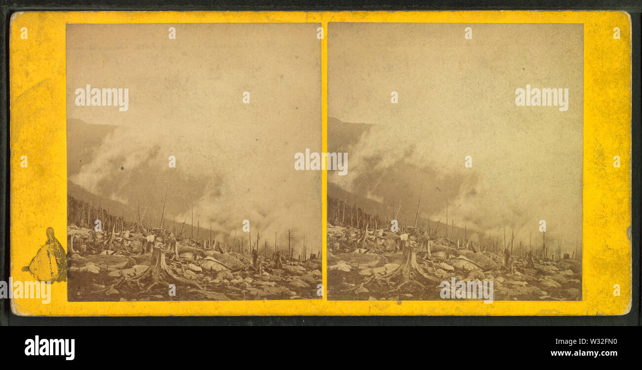 Nuvole temporalesche salendo dalla valle, come visto da Washington Mt, da John B Heywood Foto Stock