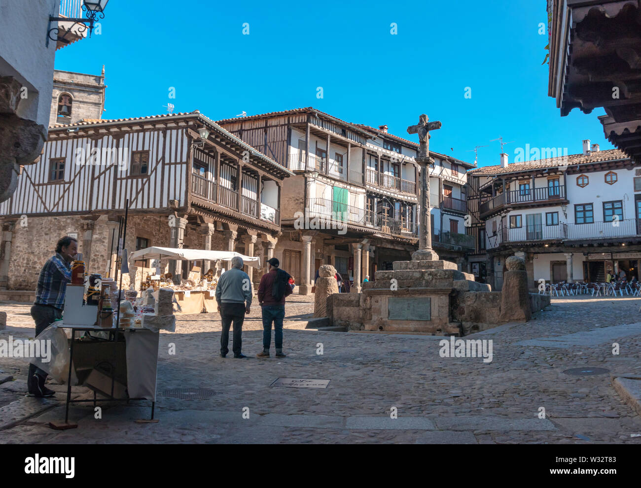 Plaza de la alberca con venditori ambulanti, Salamanca, Spagna, 26 maggio 2019 Foto Stock
