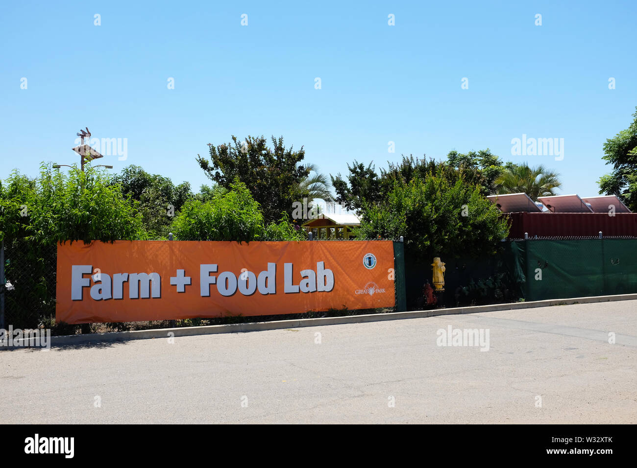 IRIVNE, CALIFORNIA - 11 LUGLIO 2019: Great Park Farm and Food Lab. Un terreno di un ettaro nel Great Park di Irvine, fondato come dimostrazione di sostenibilità Foto Stock