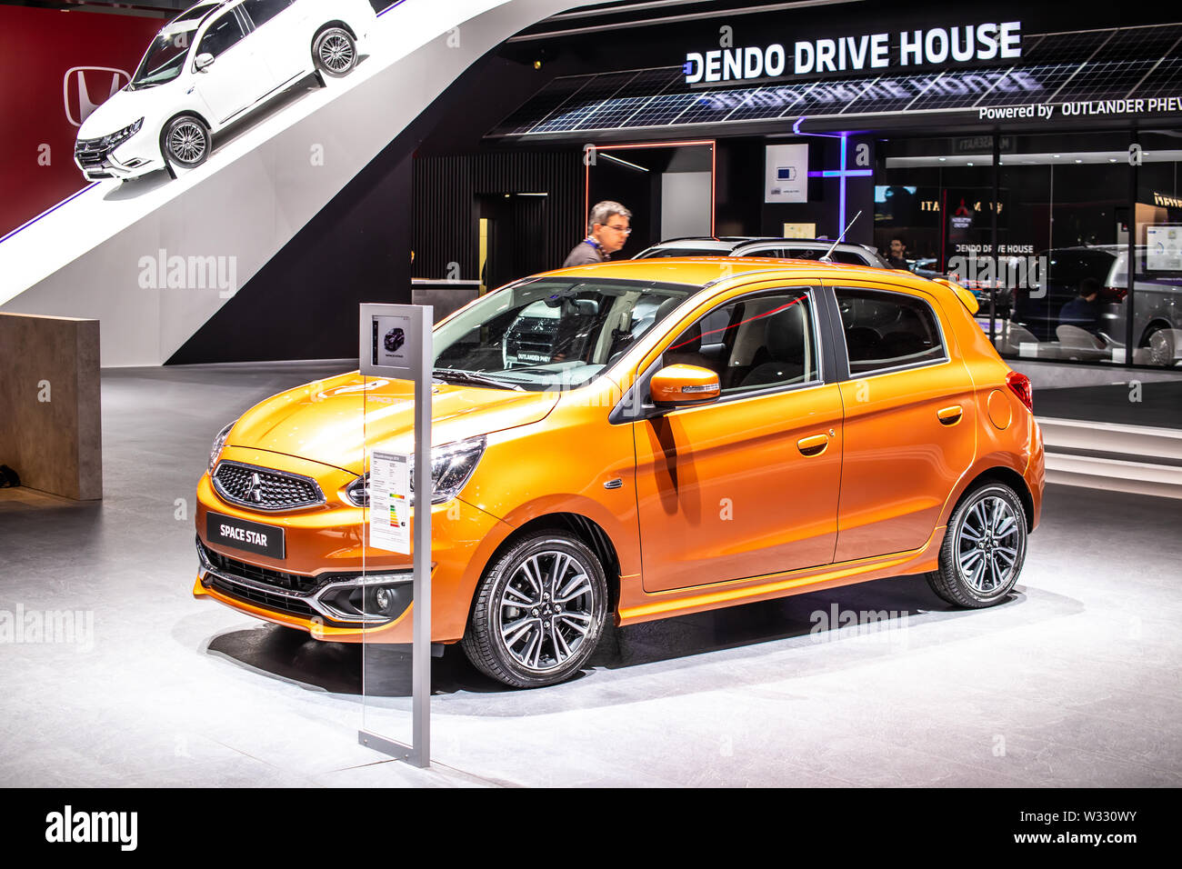 Ginevra, Svizzera, Mar 2019 orange Mitsubishi Space Star ClearTec, Geneva International Motor Show, piccola vettura prodotta dalla giapponese Mitsubishi Motors Foto Stock