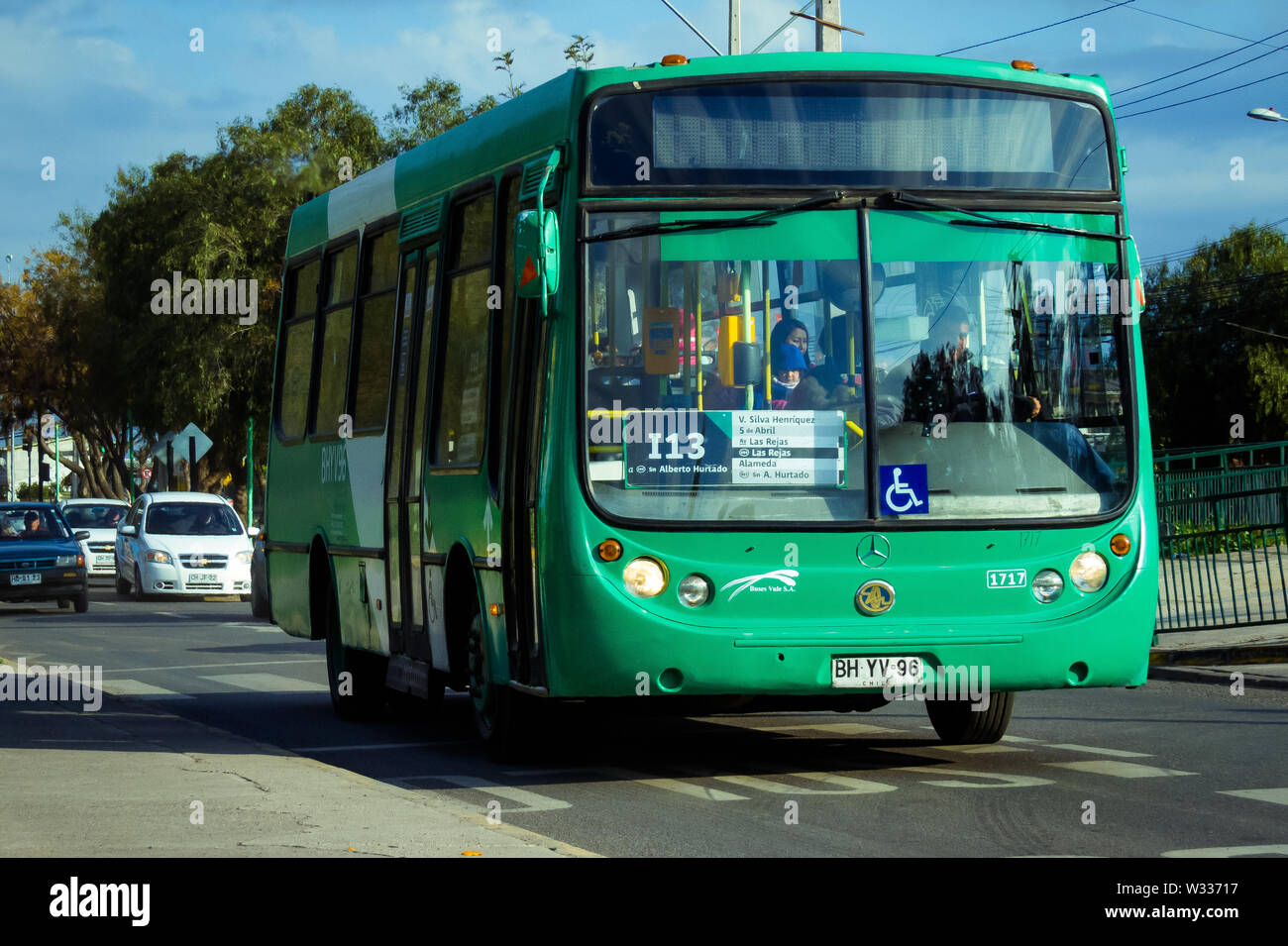 SANTIAGO DEL CILE - Settembre 2014: un autobus Transantiago in Cerrillos Foto Stock