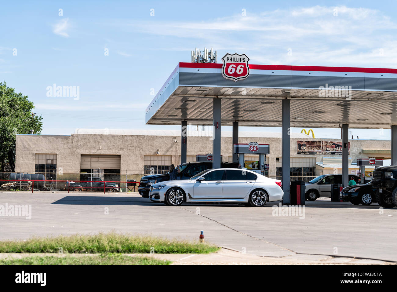 Post, Stati Uniti d'America - 8 Giugno 2019: Phillips 66 ha una stazione sulla Highway Road 84 in Texas in campagna con edificio in estate Foto Stock