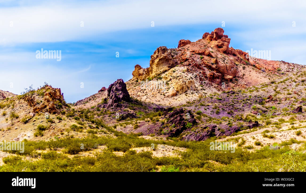 Montagne scoscese lungo l'autostrada SR 165 in El Dorado Canyon sul confine del Nevada e Arizona. Anche la parte del Lago Mead Area ricreativa, STATI UNITI D'AMERICA Foto Stock