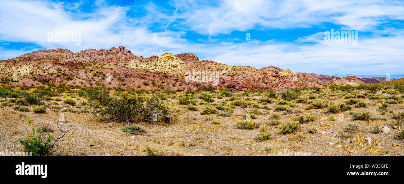 Montagne scoscese lungo l'autostrada SR 165 in El Dorado Canyon sul confine del Nevada e Arizona. Anche la parte del Lago Mead Area ricreativa, STATI UNITI D'AMERICA Foto Stock