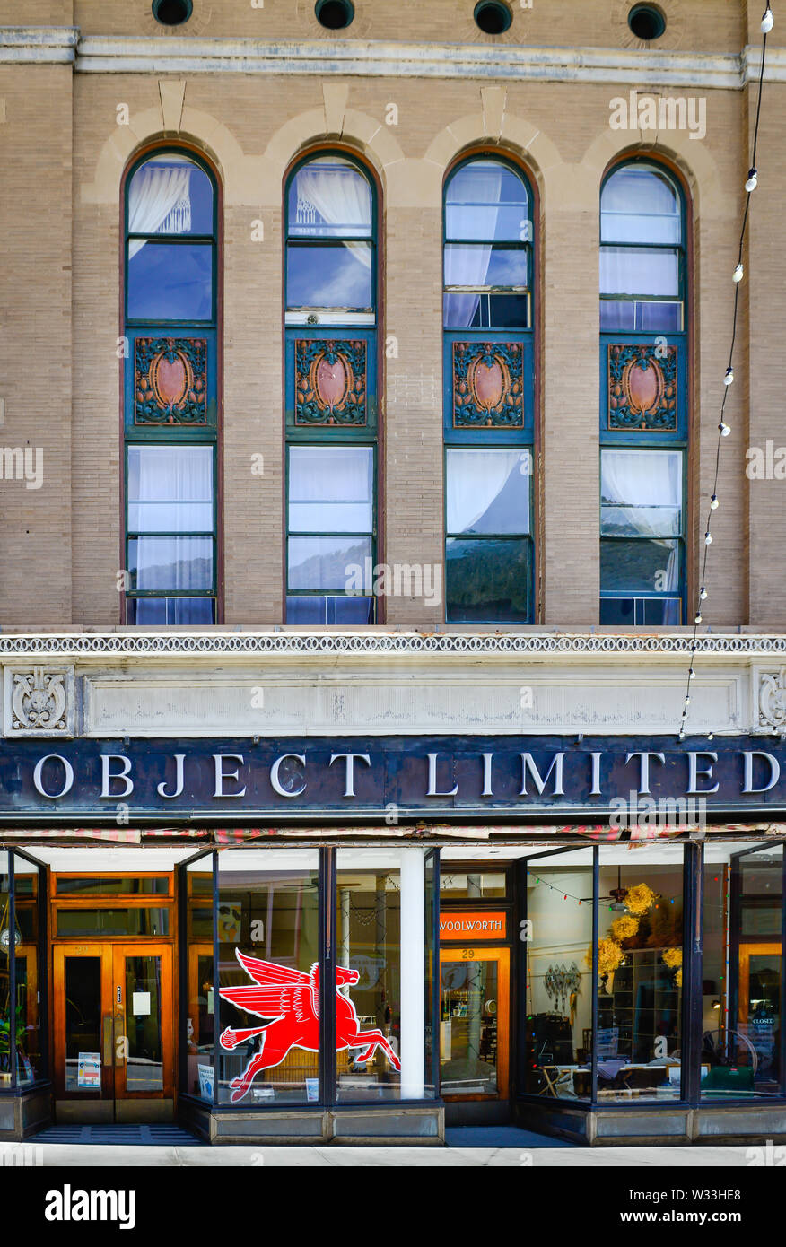 'Oggetto limitata", un concetto unico di hotel, pieno di mobili d'epoca e arredamento, tutte per vendere, al creativo piccola città America, Bisbee, AZ, Stati Uniti d'America Foto Stock