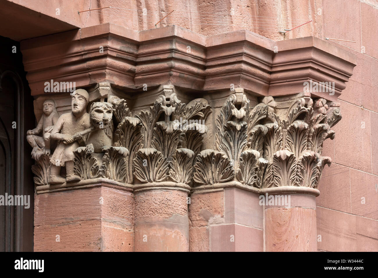 Mainz, Dom San Martin, Ostchor, Südliches portale, Kapitell Foto Stock