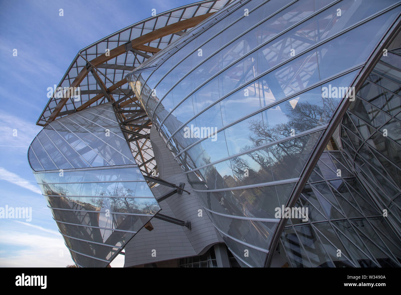 Parigi, Francia - 2 Gennaio 2015: La Louis Vuitton Foundation, il suo edificio moderno a Parigi Foto Stock